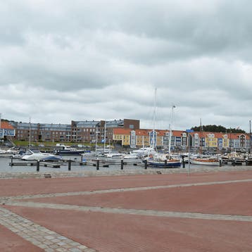 Huis in Hellevoetsluis gevonden voor €2495,- pm, Hellevoetsluis