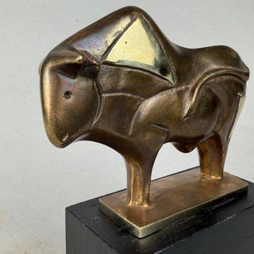 Robert Dyrcz - sculptuur, The bull - bronze - 15 cm - Brons