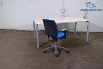 Tweedehands bureau wit blad grijs verstelbaar frame 180x90 c, Verzenden, Gebruikt