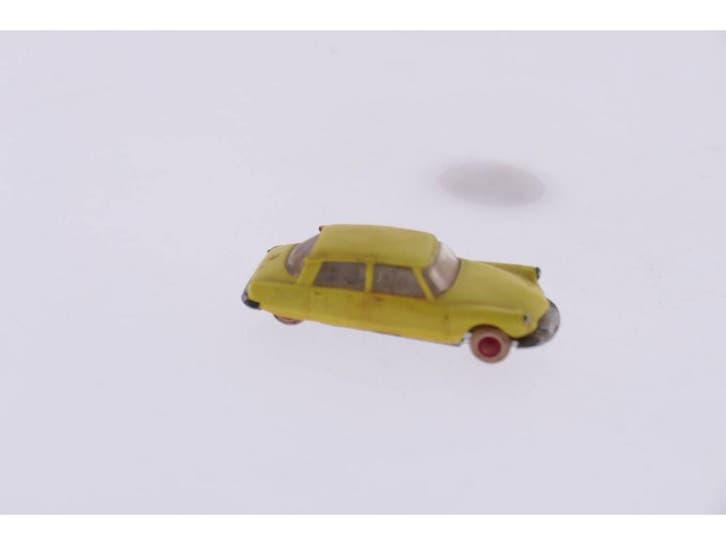 Schaal H0 Norev 2 Citroën DS19 geel #3031 (1:87), Hobby en Vrije tijd, Modeltreinen | H0, Gebruikt, Analoog, Ophalen of Verzenden