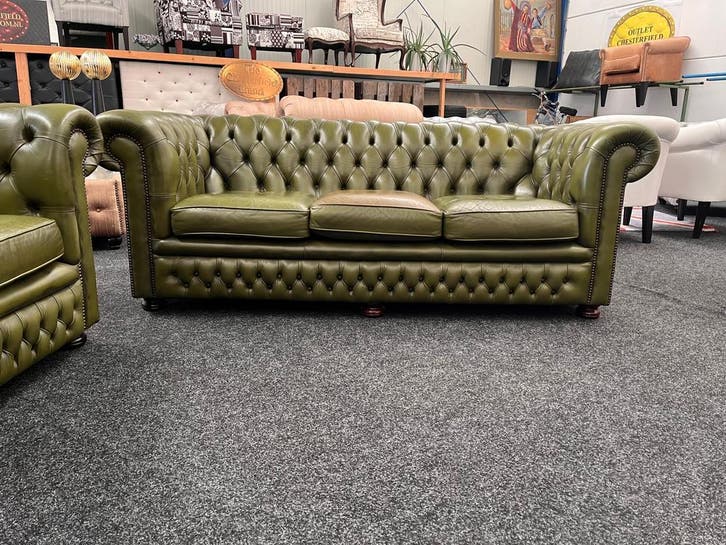 Chesterfield Maarssen ! Groen Leren 3 zits Chesterfield bank, Huis en Inrichting, Banken | Bankstellen, Rechte bank, Zo goed als nieuw
