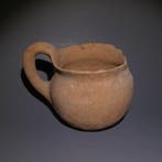 Oud-Romeins Terracotta Kruik. 8,5 cm hoogte. 1e–2e eeuw na