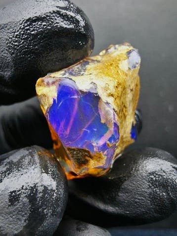53cts Crystal Opal Specimen Ruw- 11 g, Verzamelen, Mineralen en Fossielen