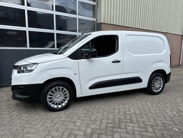 Toyota ProAce CITY 1.2 Benzine Automaat, Automaat, Stof, Gebruikt, Zwart