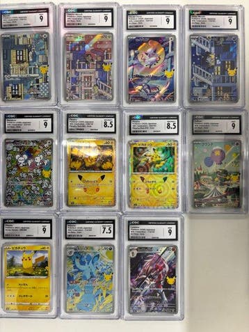 11 Graded card - Lycanroc, Nidorina, Pikachu, Maushold,, Nieuw