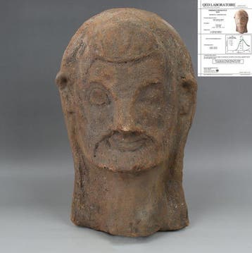 Etruscan Aardewerk Anatomisch votiefmodel van een hoofd met