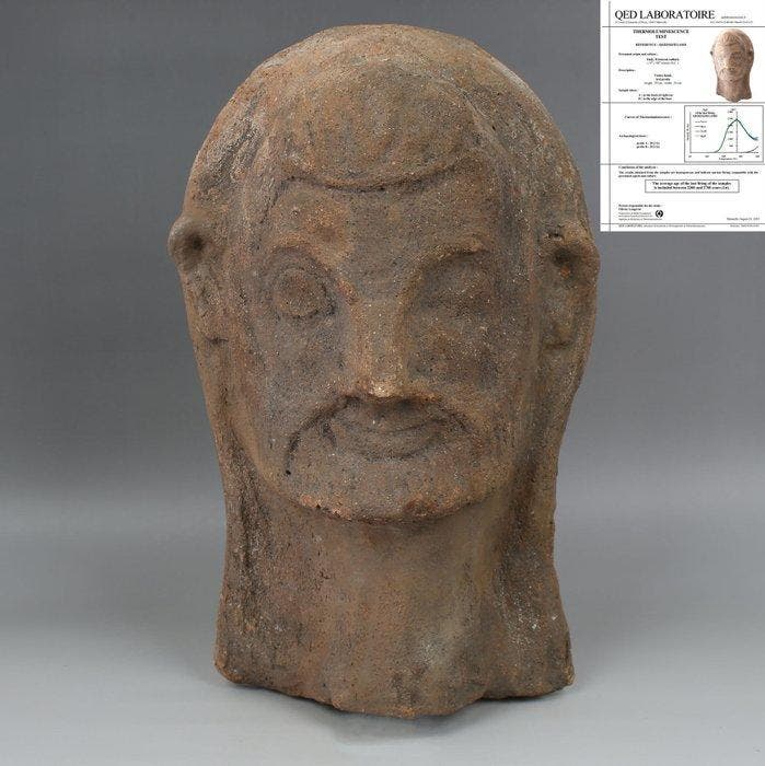 Etruscan Aardewerk Anatomisch votiefmodel van een hoofd met, Verzamelen, Mineralen en Fossielen