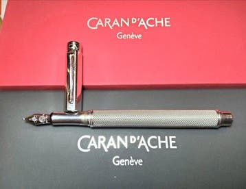 Caran dAche - Varius Ivanhoe - Vulpen, Nieuw