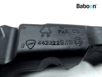 Luchtbuis Rechts Ducati Diavel 2015-2018 (44212291B), Verzenden, Gebruikt