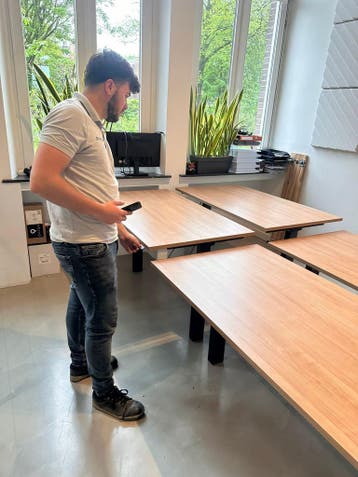Ahrend Duo Bureau Elektrisch - Duo Werkplek - Refurbished, Huis en Inrichting, Verzenden, In hoogte verstelbaar, Zo goed als nieuw