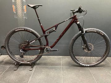 CUBE AMS ONE11 C:68X PRO 29 LIQUIDRED 2023 maat L, Nieuw