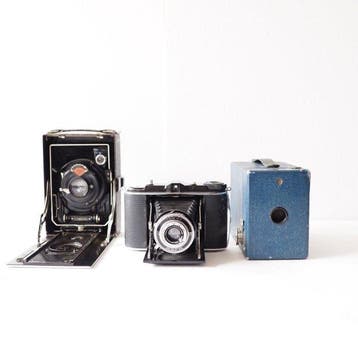 Agfa, Kodak 2 bellows camera and 1 box camera Messing lens, Nieuw