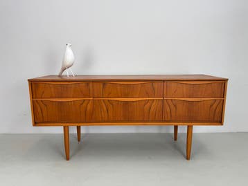 Vintage dressoirs van JUenJU., Zo goed als nieuw, Teakhout, Vintage, Met lade(s)