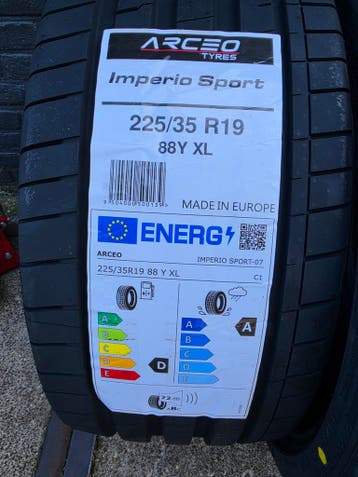 225/35r19 88Y XL Made in Europe Dot26 nieuwe A merk banden, Auto-onderdelen, Nieuw, Band(en), Ophalen, 19 inch