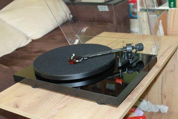 Pro-ject - Debut E Carbon Platenspeler, Audio, Tv en Foto, Nieuw