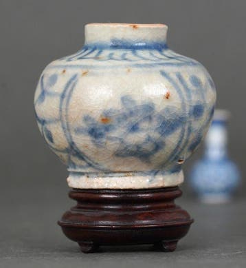 Jiajing (1522-1566) - Pot - Blauw-witte bolvormige vaas uit
