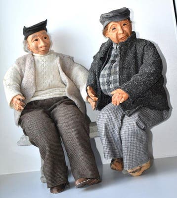 Decoratief ornament (2) - ontroerend mooi oud koppel poppen