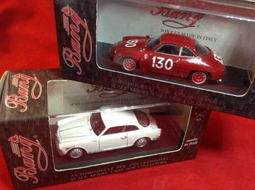 Bang 1:43 - Model raceauto (2) - #7247 Alfa Romeo Giulietta, Nieuw