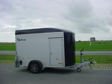 NIEUWSTAAT Debon Roadster 300 afm. 300x155x190cm 1300kg, Ophalen, Gebruikt