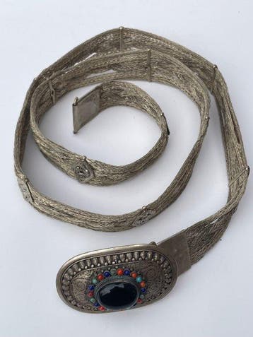 Vintage Nepalees geweven wit metalen riem met filigraan gesp