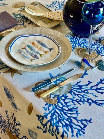 Exclusief tafelkleed met maritiem koraalpatroon voor brede