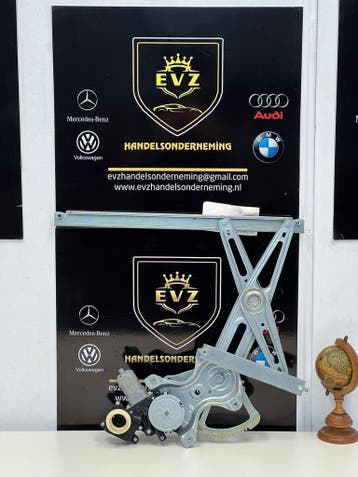Ruitmechaniek 4 deur rechts voor Toyota 2010 Art.8570102010, Gebruikt, Toyota