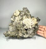 Prachtige mineraalcluster: goudkleurige pyriet met kwarts en
