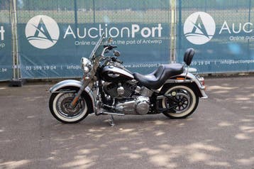 Veiling: Motor Harley-Davidson DELUXE SOFTAIL Benzine 2016, Chopper