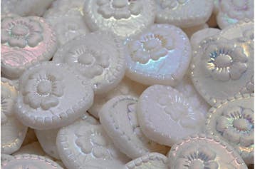 2 x Tsjechische Glaskralen Heart Beads Roos 17x17mm wit, Ophalen of Verzenden, Nieuw, Kraal