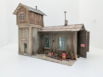 handgemaakt - Diorama Handgemaakte verweerde locomotiefloods, Nieuw