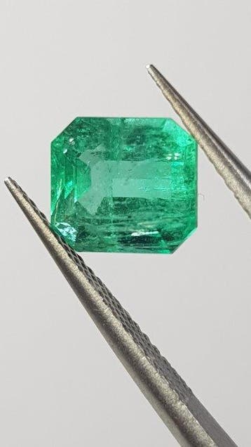 1 pcs Groen Smaragd - 2.39 ct - Antwerp Laboratory for, Sieraden, Tassen en Uiterlijk, Nieuw