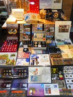 Wereld. Collection of coins/banknote/medals/euro inkl. pp