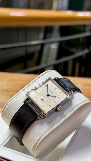 Nomos - Model: Tetra 27 (Gesch. Modell 4388) - 401 - Unisex, Nieuw