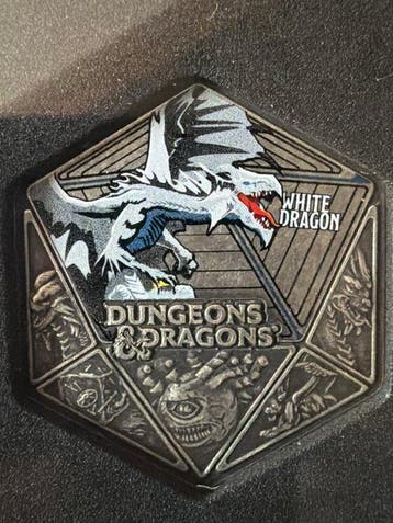 Wereld. Medal Dungeons and Dragons - White Dragon - Silver
