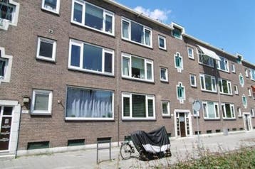 Te Huur 3 Appartement Dorpsweg In Rotterdam, Huizen en Kamers, Rotterdam, Direct bij eigenaar, Appartement, Rotterdam
