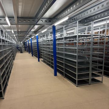 Aanbieding: Voordeelrij gebruikte legbordstelling LD