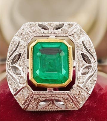 Ring - 18 karaat Witgoud, Geel goud Smaragd - Diamant, Nieuw