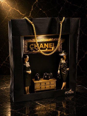 Art Stray-Nos -  Les gardiennes du sac Chanel ...