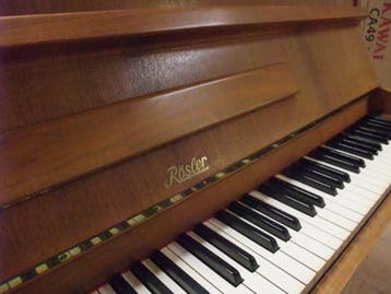 Rösler studie piano, € 1.950,-  ** DIRECT LEVERBAAR **, Verzenden, Gebruikt, Bruin, Piano