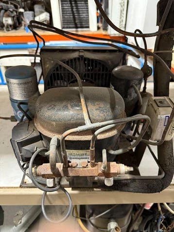 Lunite Koelmotor - AEZ4425Y - R134A - 324watt, Gebruikt