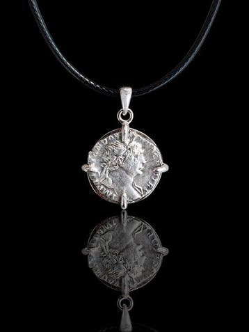 Oud-Romeins Zilver Munthanger - Denarium van keizer Trajanus