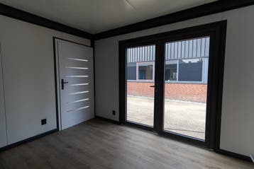 OK-Unit 9.20 m x 3.20 m | Direct leverbaar | 2 beschikbaar |