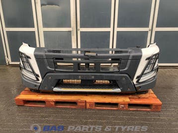 Bumper Volvo FMX Euro 6 84031846, Ophalen, Gebruikt, Volvo, Carrosserie en Plaatwerk