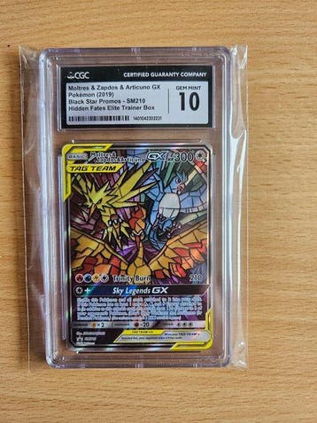Pokémon - 1 Graded card - Zapdos, Moltres, Articuno SM210, Nieuw