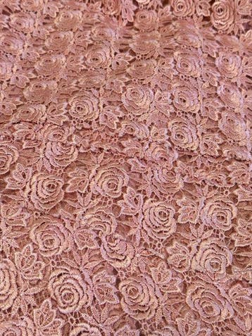 Prachtige roze kantstof – ingewikkeld patroon Rosé -