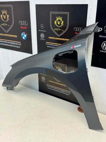 Audi A3 Sportback 8YA bj.2021 zijscherm/spatbord grijs LZ7S, Gebruikt, Voor, Audi, Spatbord