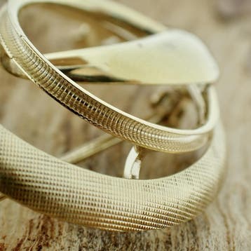 Gouden fantasie broche; Krul, Ophalen of Verzenden, Gebruikt, Overige kleuren, Goud