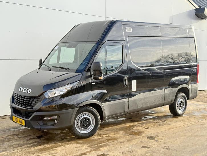 Iveco Daily 35S18 3.0, Auto's, Bestelauto's, Lease, Handgeschakeld, Zwart, Gebruikt, Iveco, Financial lease, Diesel