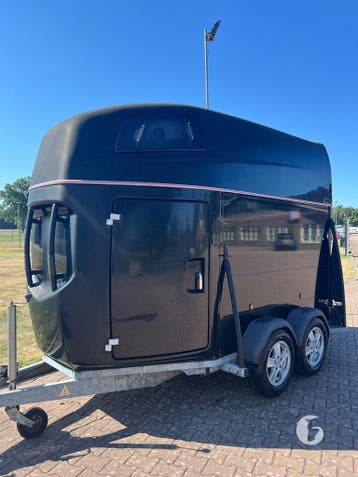 Prachtige en ruime Henra aluminium 2-paards!, Ophalen, Zo goed als nieuw, Aluminium, 2-paards trailer