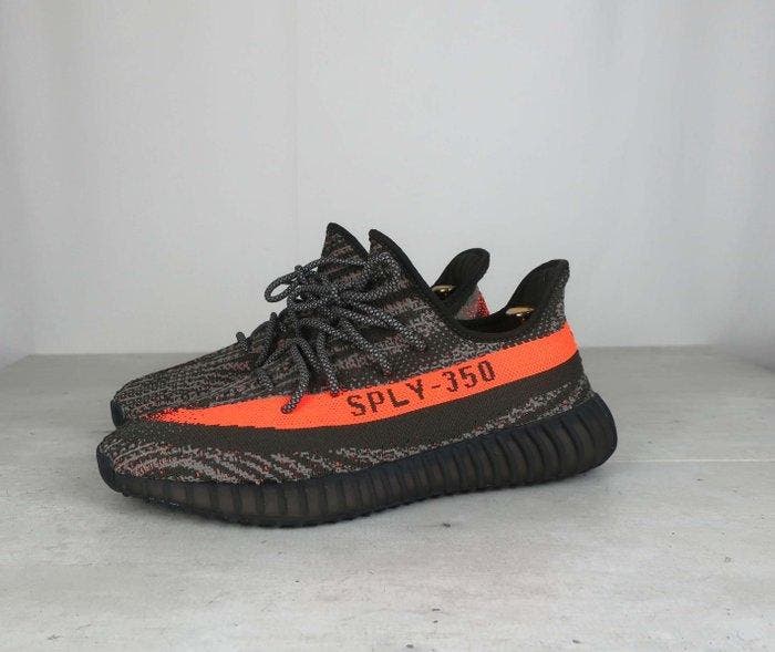 Yeezy X Adidas - 350 V2 Carbon Beluga ( As New ) - Sneakers